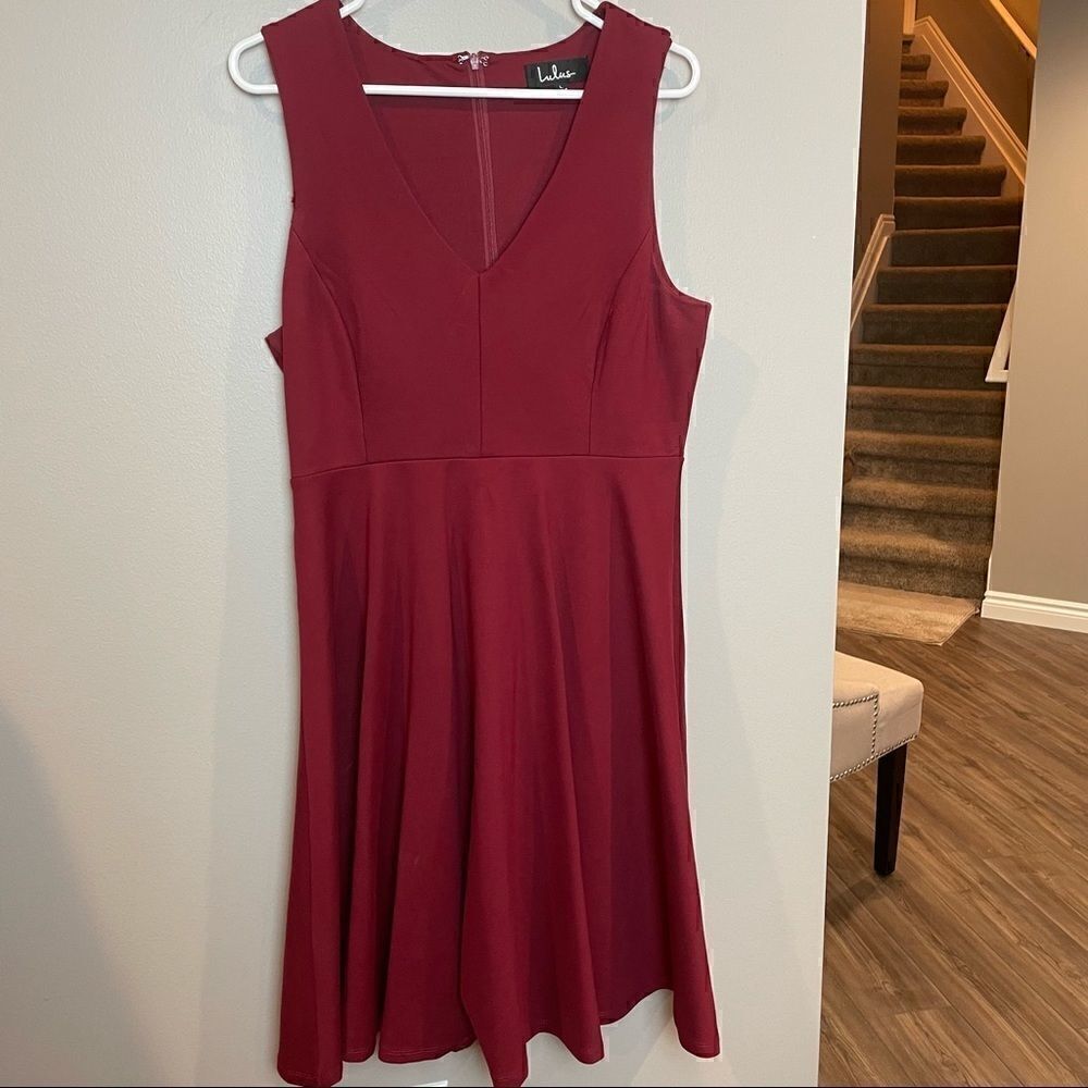 Lulu’s Maroon VNeck Sleeveless Dress Large